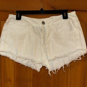American Eagle Short white shorts Size 8 never worn